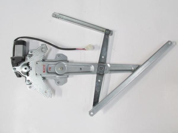 Daewoo Matiz 98/01 Ön Cam Kri̇kosu Sağ Elektri̇kli̇/motorlu  - Image 1