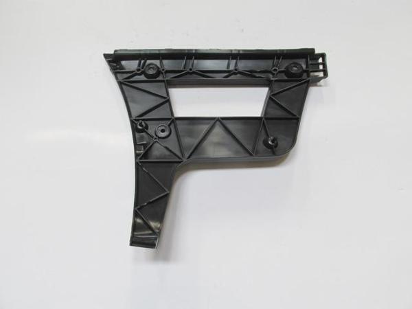 Audi A4 08/12 Arka Tampon Braketi̇ İç Sağ (Yan Kulağa Takılan) (Plasti̇k) (Tw)  - Image 1