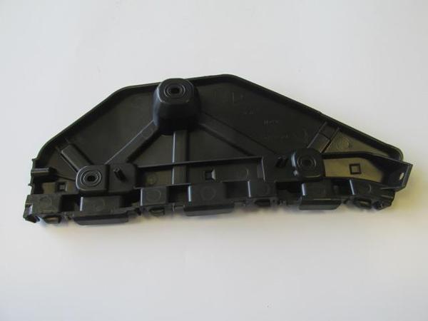 Renault Express 21/24 Arka Tampon İç Bağlantı Braketi̇ Sol  - Image 1