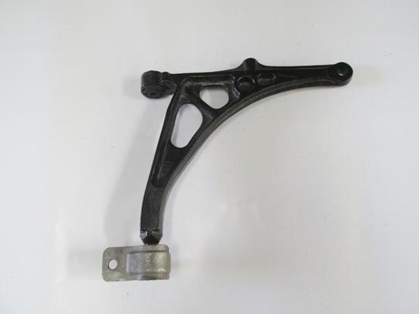 Peugeot 405 92/96 Ön Alt Tabla Sağ Burçlu/takozlu (Salıncak) (Sh)  - Image 1