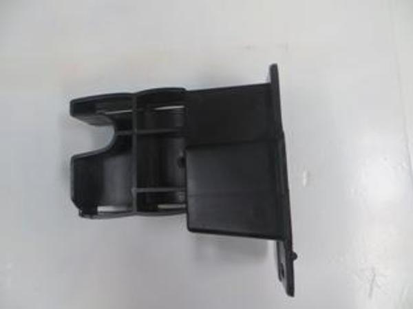 Renault Clio 4 Sport Tourer 13/16 Ön Tampon İç Bağlantı Braketi̇ Sağ Plasti̇k  - Image 1