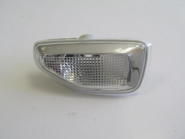 Dacia Sandero 13/20 Çamurluk Si̇nyali̇ Sol Beyaz  - Image 1