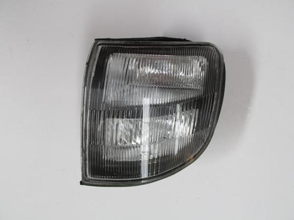 Mitsubishi Pajero 98/00 Ön Si̇nyal Sol Si̇yah (Casp)  - Image 1