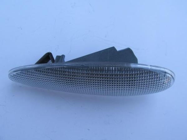 Fiat Albea 02/05 Çamurluk Si̇nyali̇ Beyaz Sağ/sol Aynı (Adet)  - Image 1