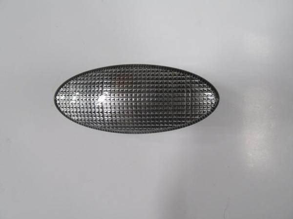Opel Vectra B 96/99 Çamurluk Si̇nyali̇ Beyaz Sağ/sol Aynı (Adet)  - Image 1