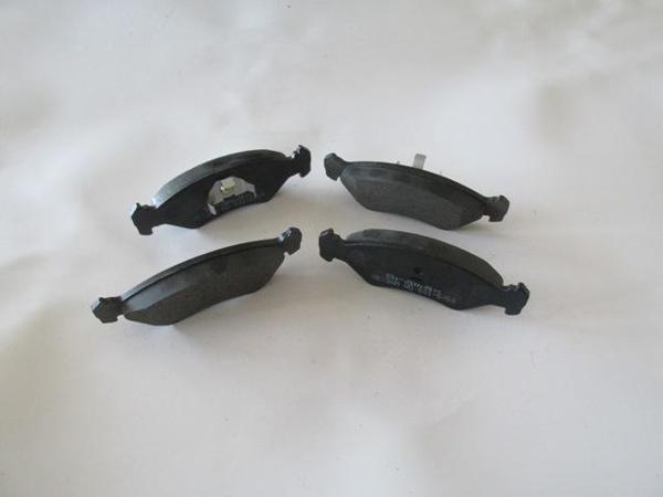 Citroen Saxo 00/03 Ön Fren Balatası (Di̇sk)(141x44,3x18) (Bramax)  - Image 1