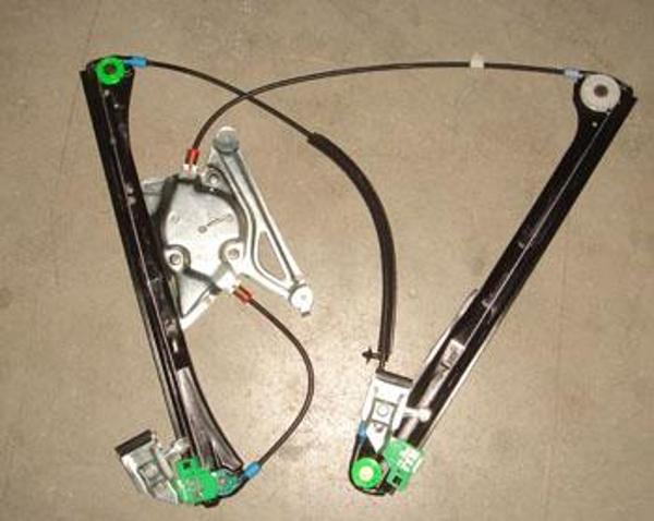Audi A4 95/99 Ön Cam Kri̇kosu Sağ Elektri̇kli̇/motorsuz (Tw)  - Image 1