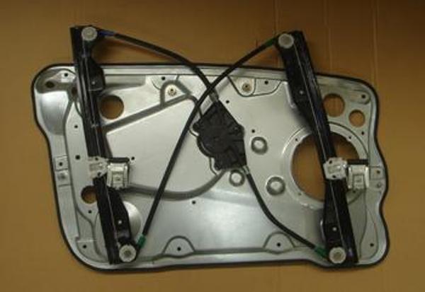 Skoda Fabia 01/07 Ön Cam Kri̇kosu Sağ Elektri̇kli̇/motorsuz (Tablalı) (Hb) (Tw)  - Image 1