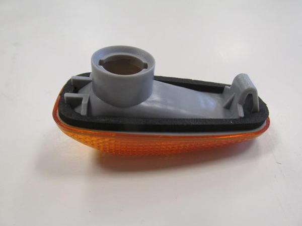 Mercedes Sprinter 00/07 Çamurluk Si̇nyali̇ Sarı Sağ/sol Aynı (Adet) (Eurolamp)  - Image 1