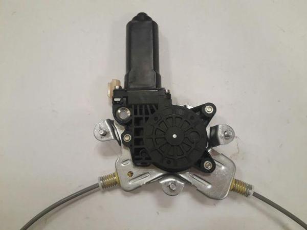 Hyundai Sonata 03/05 Ön Cam Kri̇kosu Sol Elektri̇kli̇/motorlu (Hushan)  - Image 1