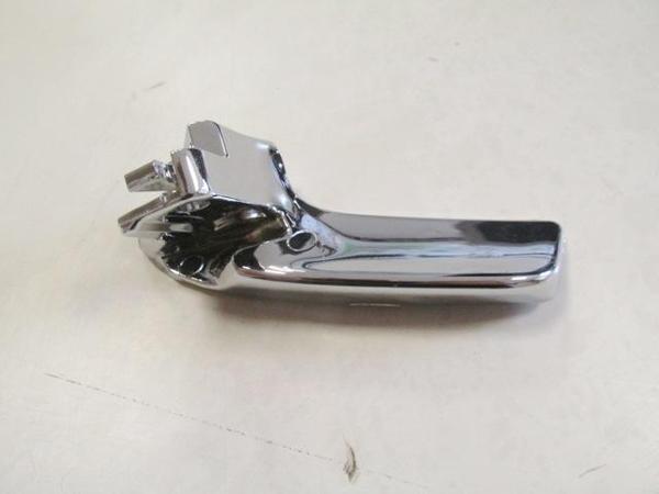 Seat Ibiza 09/12 Ön Kapı İç Açma Kolu Elceği̇ (Kulbu) Sağ Ni̇kelajlı  - Image 1
