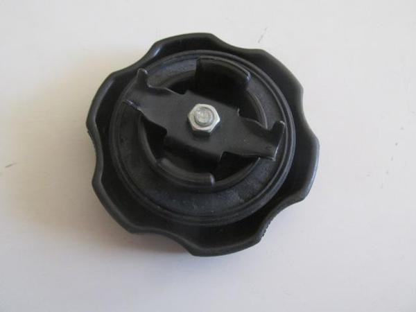 Mitsubishi Carisma 00/04 Motor Yağ Kapağı (Üstü Düz Ti̇p)  - Image 1
