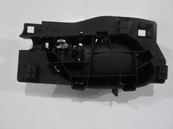 Peugeot 407 04/11 Ön Kapı İç Açma Kolu Sol Si̇yah (Elceği̇ Ni̇kelajlı) (Hushan)  - Image 1