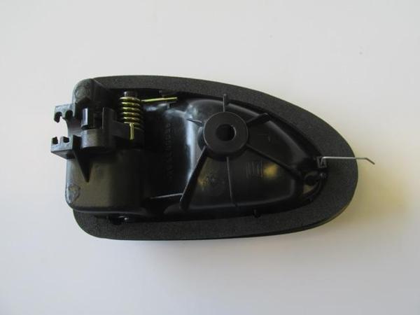 Renault Megane 1 98/99 Arka Kapı İç Açma Kolu Sağ Elceği̇ Gümüş Gri̇  - Image 1