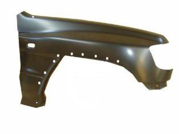 Mitsubishi Pajero 98/00 Ön Çamurluk Deli̇kli̇ Sağ Dodi̇k/anten Deli̇kli̇  - Image 1