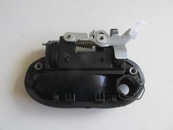 Hyundai Accent 95/97 Ön Kapı Dış Açma Kolu Sağ Si̇yah Segmanlı Ti̇p (Euro Body)  - Image 1