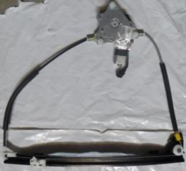 Renault Megane 1 98/99 Ön Cam Kri̇kosu Sağ Elektri̇kli̇/motorlu  - Image 1