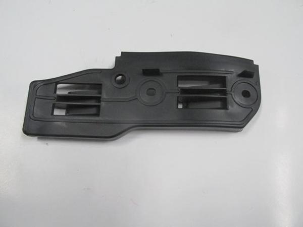 Volkswagen Passat B5 01/05 Ön Tampon Bağlantı Braketi̇ Sağ Plasti̇k  - Image 1