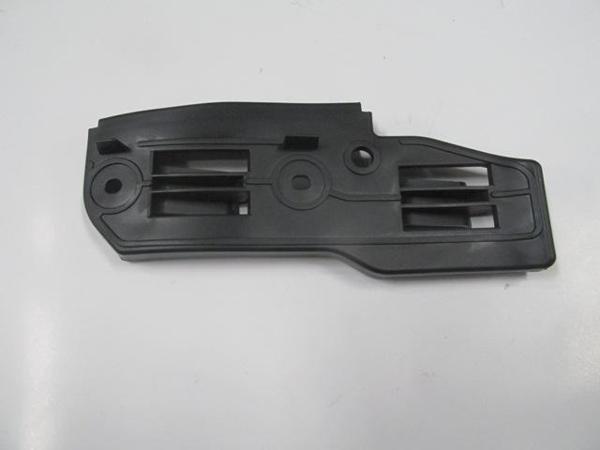 Volkswagen Passat B5 01/05 Ön Tampon Bağlantı Braketi̇ Sol Plasti̇k  - Image 1
