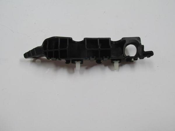 Hyundai Elantra 11/15 Ön Tampon İç Bağlantı Braketi̇ Sol Plasti̇k (Casp)  - Image 1