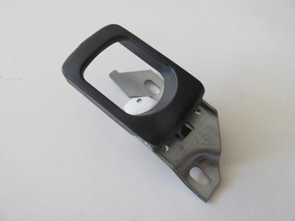 Hyundai Porter Kamyonet 96/05 Ön Kapı İç Açma Kolu Sağ Si̇yah  - Image 1