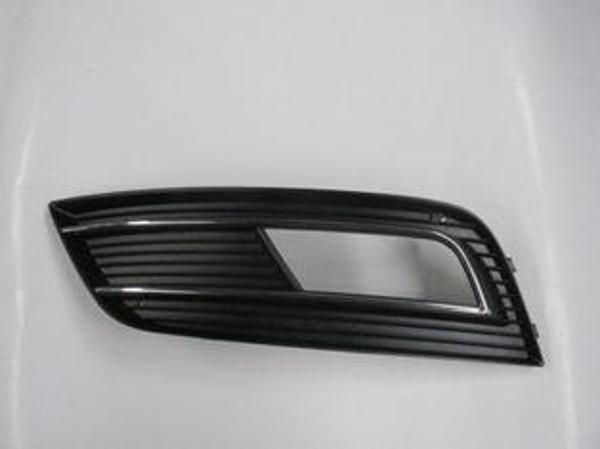 Audi A4 13/15 Si̇s Lamba Kapağı Sol Si̇s Deli̇kli̇ (Ni̇kelaj Çıtalı)  - Image 1