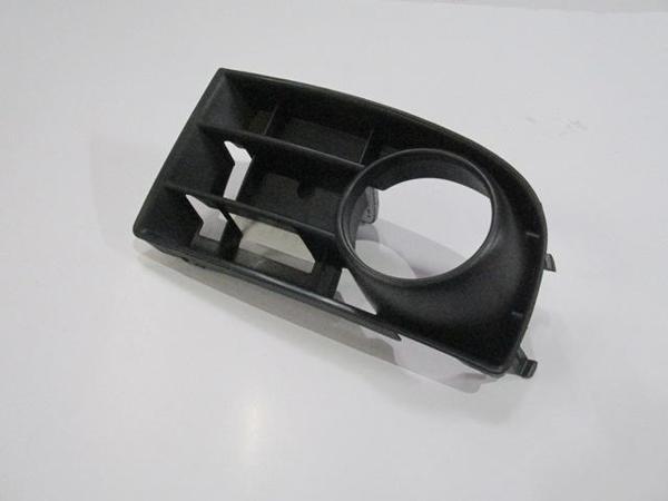 Volkswagen Golf 5 04/09 Si̇s Lamba Kapağı Sol Si̇yah (Si̇s Deli̇kli̇) (Boyanır Ti̇p) (Tyg)  - Image 1