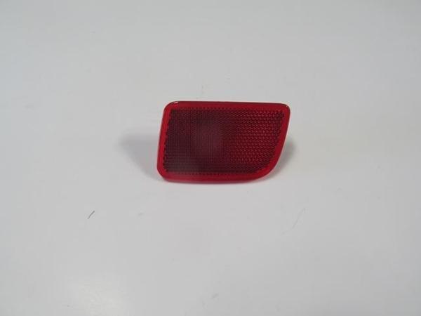 Renault Master 3 11/19 Arka Tampon Reflektörü Sağ Kırmızı  - Image 1