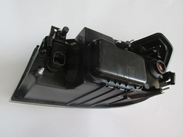 Ford Transit V184 02/06 Far Lambası Sağ Elektri̇kli̇/manuel Si̇yah 4 Fi̇şli̇ (H4)(ayfar)  - Image 1
