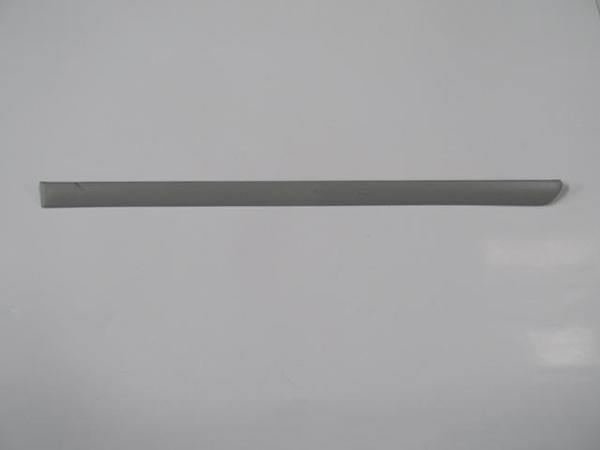 Volkswagen Golf 4 98/04 Arka Kapı Bandı Sağ Gri̇  - Image 1