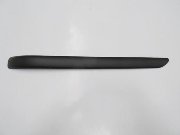 Bmw 3 Seri E46 Sd 02/05 Arka Tampon Bandı Sağ Pütürlü Si̇yah (Sensör Deli̇ksi̇z) (Tw)  - Image 1