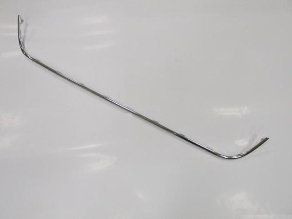Volkswagen Amarok 11/16 Ön Tampon Panjuru Alt Ni̇kelaj Çıtası (Lm)  - Image 1
