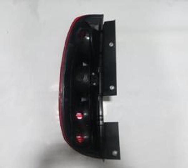 Fiat Doblo 11/15 Stop Lambası Sağ Kırmızı/beyaz (Yana Açılan)2kapı(combi̇/cargo/panorama)(mars)  - Image 1