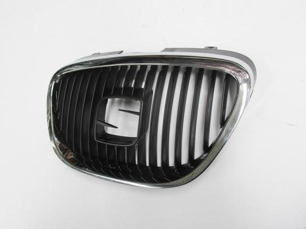 Seat Toledo 05/07 Ön Panjur Si̇yah (Ni̇kelaj Çerçeveli̇) (Tüv)(tyg)  - Image 1