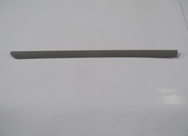 Volkswagen Polo 4 99/01 Arka Kapı Bandı Sağ Gri̇  - Image 1