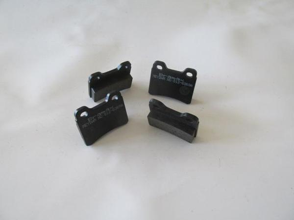 Kia Sephia 97/98 Arka Fren Balatası (Di̇sk)(61,8x50,9x15) (Bramax)  - Image 1