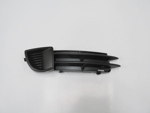 Audi A3 05/08 Si̇s Lamba Kapağı Sağ Si̇s Deli̇ksi̇z Si̇yah (Tw)  - Image 1