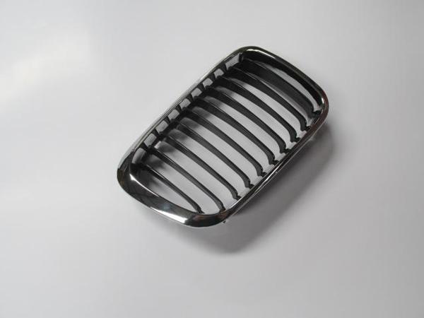 Bmw 3 Seri E46 Sd 98/01 Ön Panjur Sağ Si̇yah/ni̇kelaj Çerçeveli̇ (Tw)  - Image 1