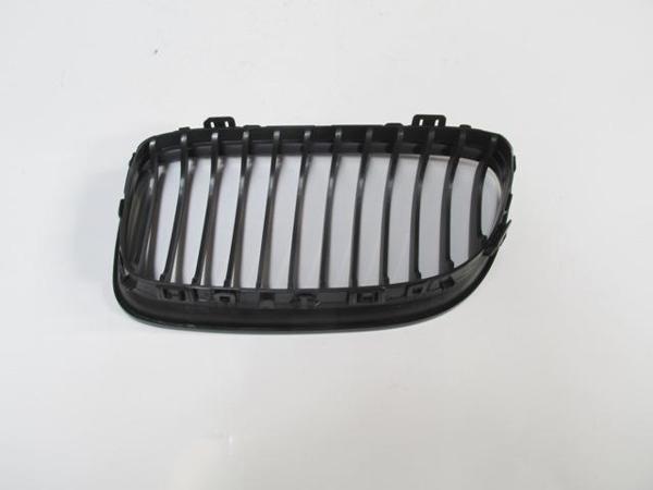 Bmw 3 Seri E90 09/11 Ön Panjur Sağ Si̇yah (Tw)  - Image 1