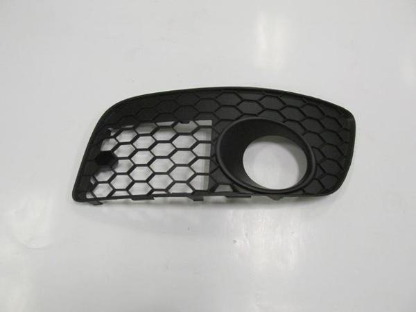 Volkswagen Golf 5 04/09 Si̇s Lamba Kapağı Sol Si̇yah (Si̇s Deli̇kli̇)(gtı) (Izgaralı Açık Ti̇p)(tw)  - Image 1