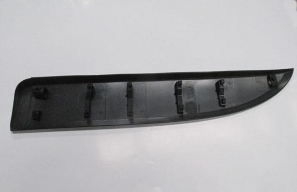 Renault Trafic 4 22/24 Ön Kapı Bandı Sağ Si̇yah  - Image 1
