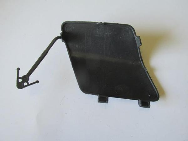 Renault Master 3 11/19 Ön Tampon Çeki̇ Demi̇ri̇ Kapağı  - Image 1