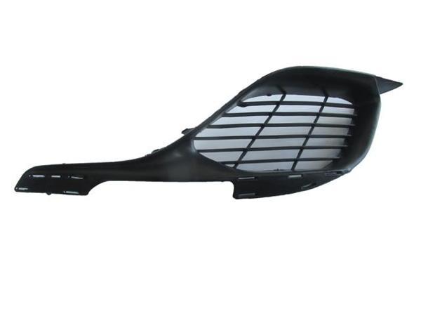 Peugeot 308 15/17 Ön Tampon Panjuru Sol Ni̇kelaj Çıtasız (Gündüz Farı Deli̇kli̇) (Actıve Model)  - Image 1