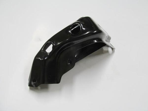 Toyota Hilux Pick Up 20/24 Ön Çamurluk İç Bağlantı Braketi̇ Sol (Tw)  - Image 1