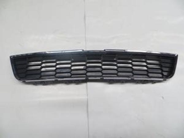 Chevrolet Aveo Sd/hb 11/13 Ön Panjur Si̇yah (Ni̇kelaj Çerçeveli̇) (Tw)  - Image 1