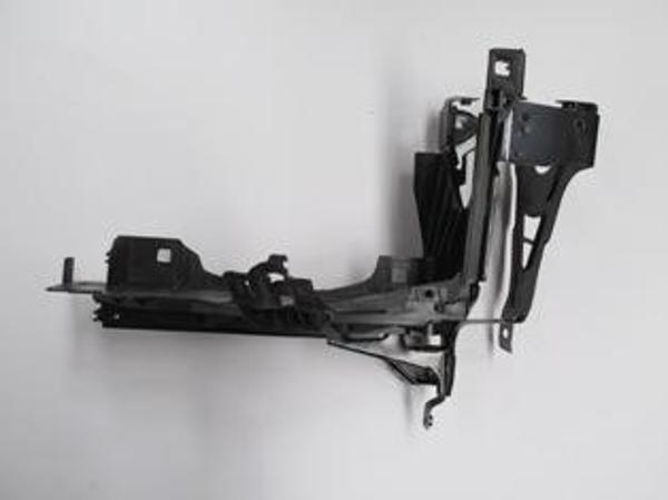 Bmw 5 Seri F10 10/16 Far Alt Bağlantı Braketi̇ Sağ (Plasti̇k Braketi̇ İle Bi̇rli̇kte) (Tw)  - Image 1
