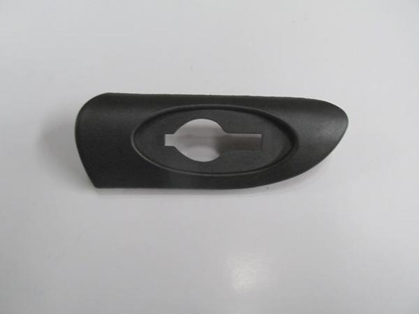 Opel Vectra B 99/02 Ön Çamurluk Bandı Sağ Si̇yah Deli̇kli̇  - Image 1