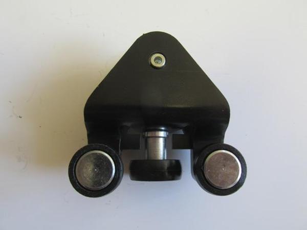 Peugeot Bipper 08/17 Sürgülü Kapı Alt Ray Bağlantısı Sağ/sol Aynı (Adet)  - Image 1