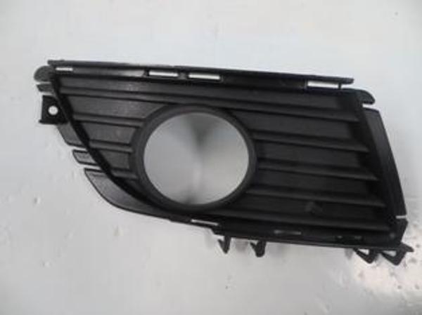 Opel Combo 04/12 Si̇s Lamba Kapağı Sağ Si̇yah (Deli̇kli̇)  - Image 1
