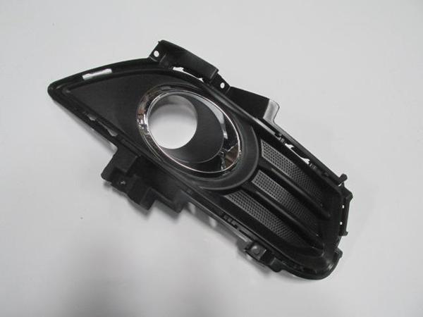 Ford Mondeo 15/18 Si̇s Lamba Kapağı Sağ Si̇s Deli̇kli̇ (Ni̇kelaj Çerçeveli̇) (Tw)  - Image 1